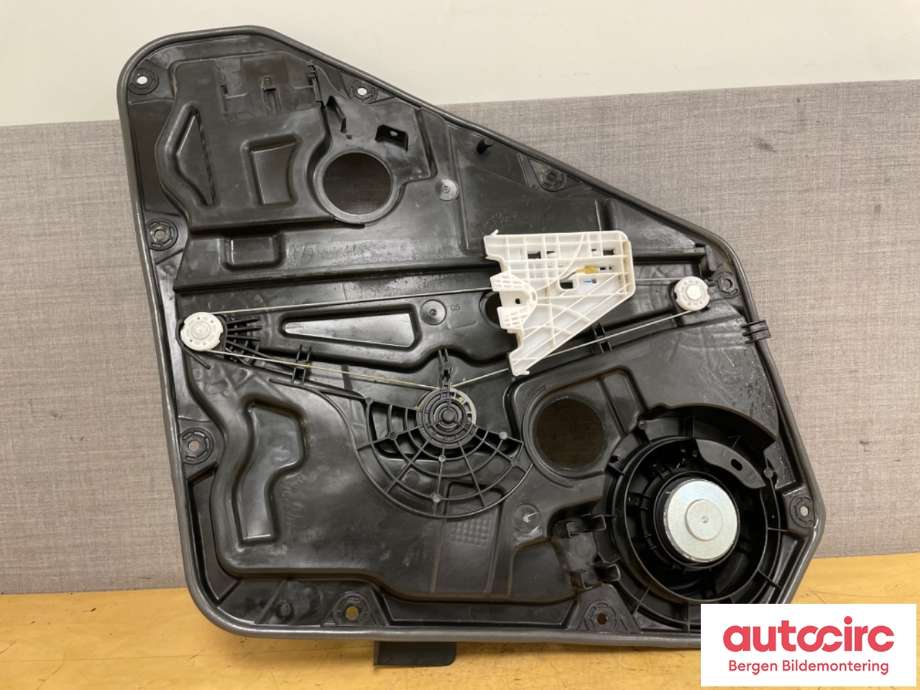 Ruteheis til Kia e-Soul 2019-->> (Type III)  (KIA|83470-K0010)