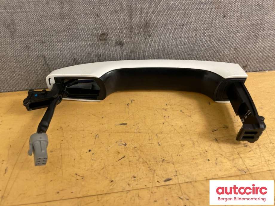 Dørhåndtak utv venstre foran til Kia e-Soul 2019-->> (Type III)  (KIA|82651-K0710|)