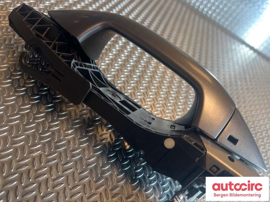 Dørhåndtak utv venstre til Audi Q4 e-tron 2021-->>  (AUDI|8Y0 959 121|8Y0 837 879 A|8Y0 837 239 A)