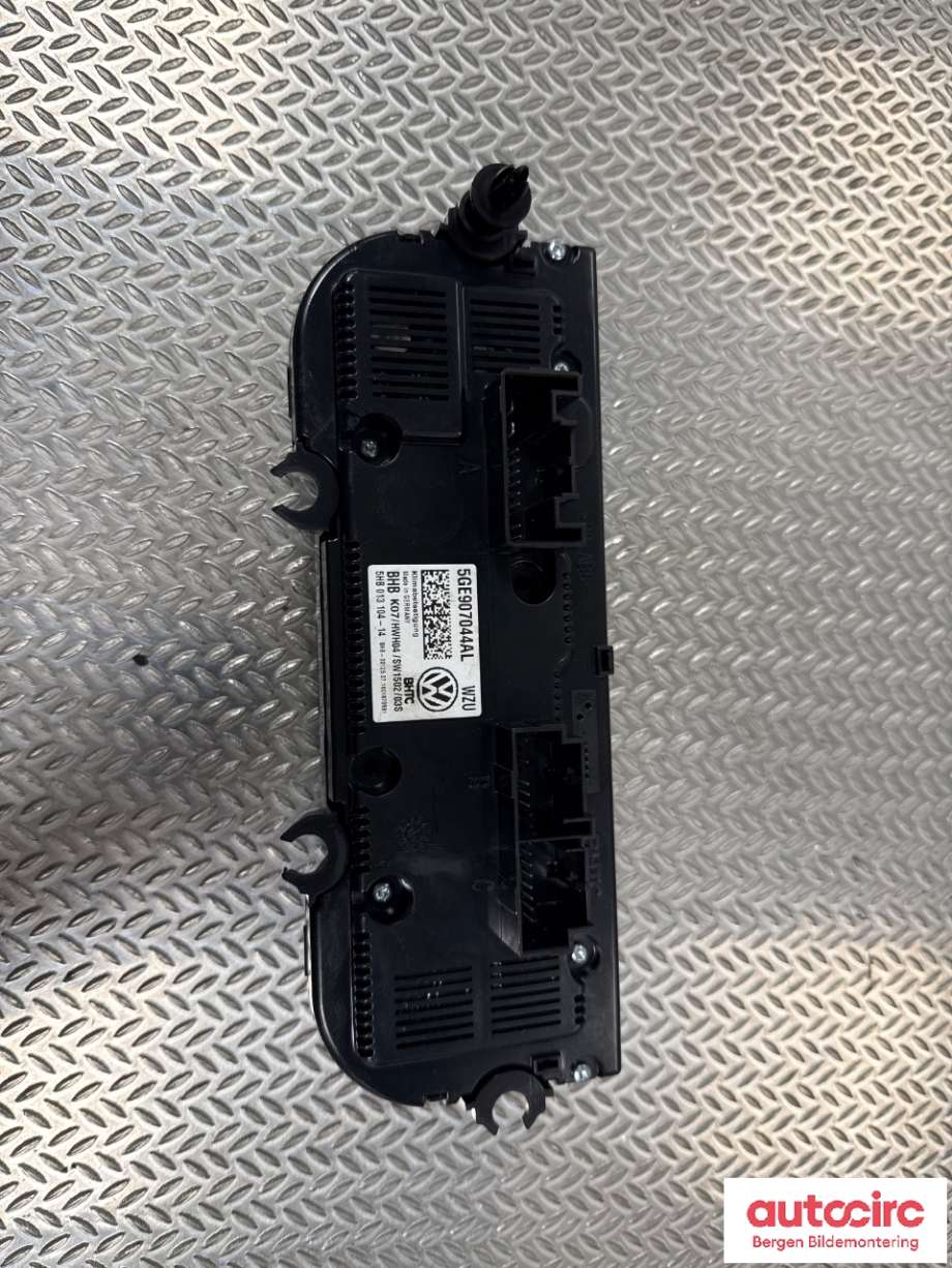 Varmeapparat betjening til VW Passat 2015-2019 (Fase 1) (B8) (B8) (VOLKSWAGEN|5GE 907 044 AL|)