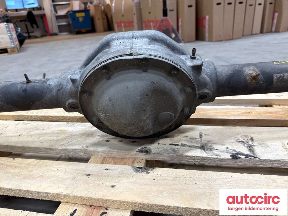 Bakaksel til Mercedes Sprinter 2006-2013 (Fase 1) (906) (906) (MERCEDES|A 000 350 04 00|)
