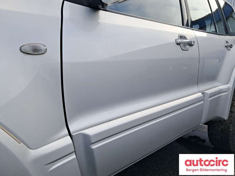 Dør venstre foran til Mitsubishi Pajero 2000-2006 (Type III) (MITSUBISHI|MN161225|)