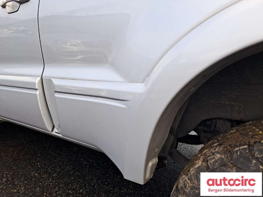 Dør venstre bak til Mitsubishi Pajero 2000-2006 (Type III)  (MITSUBISHI|MN150367|)