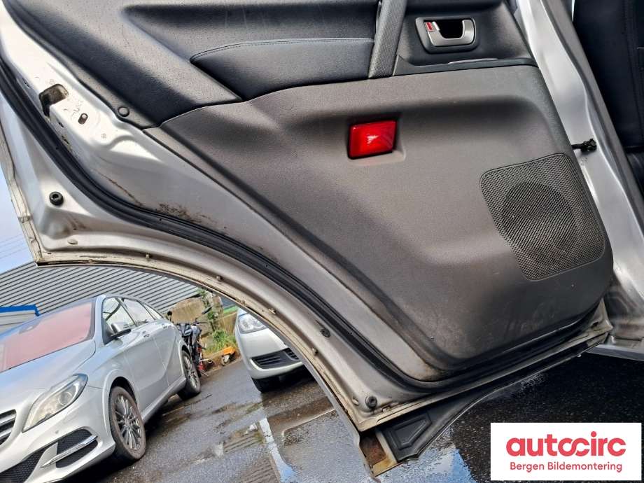 Dør venstre bak til Mitsubishi Pajero 2000-2006 (Type III)  (MITSUBISHI|MN150367|)