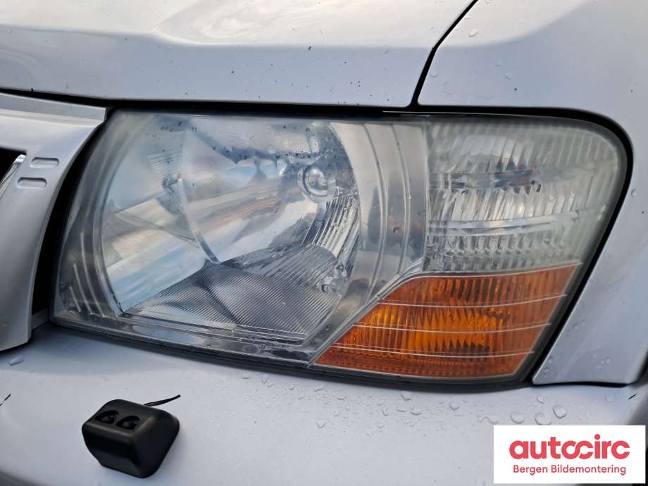 Frontlykt venstre halogen til Mitsubishi Pajero, 2000-2006 (Type III)  (MITSUBISHI|MN133751)