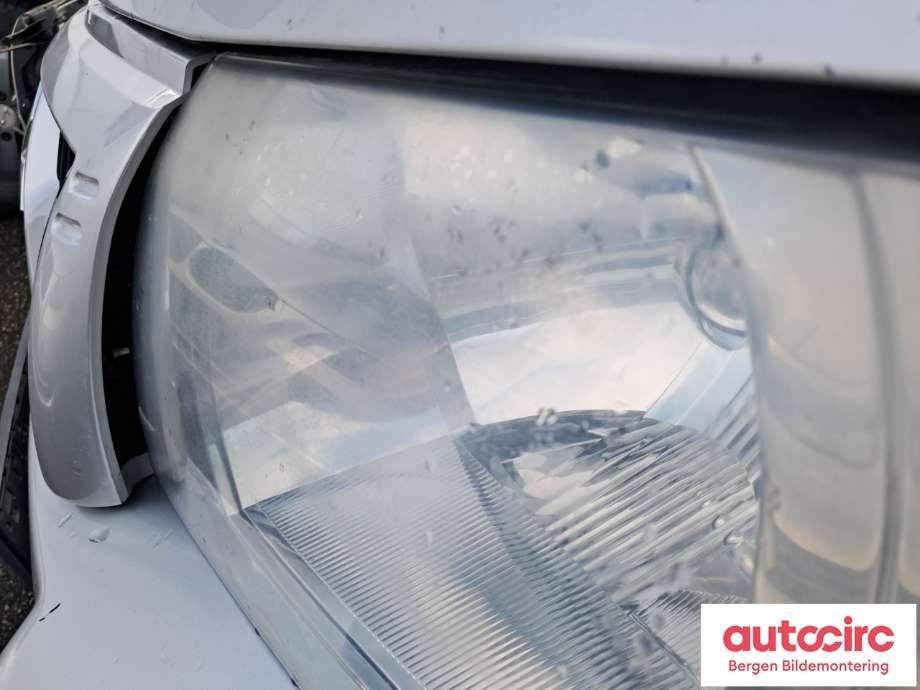 Frontlykt venstre halogen til Mitsubishi Pajero 2000-2006 (Type III)  (MITSUBISHI|MN133751|)