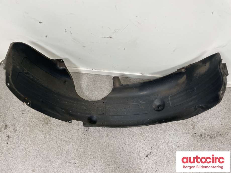 Skjerm locari venstre foran til Kia e-Soul 2019-->> (Type III) (KIA|86821-J2000|)