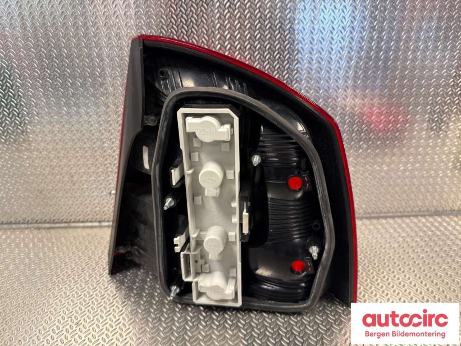 Baklykt venstre til Škoda Octavia 2009-2013 (Type II, Fase 2) (SKODA|1Z5 945 111 B|)
