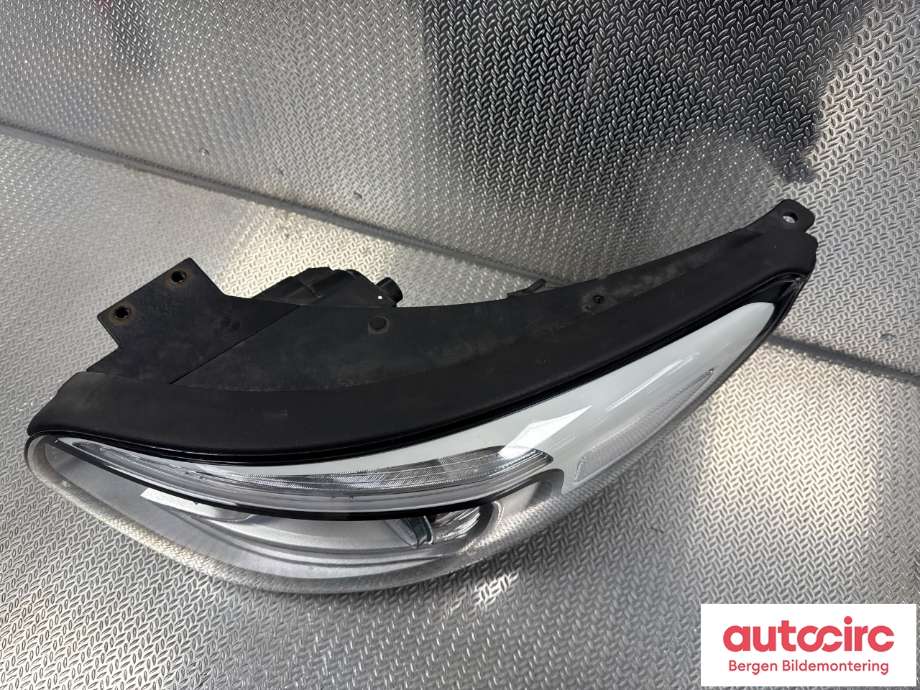 Frontlykt venstre halogen til Kia Soul 2014-2019 (Type II)  (KIA|92101E 40101D|)