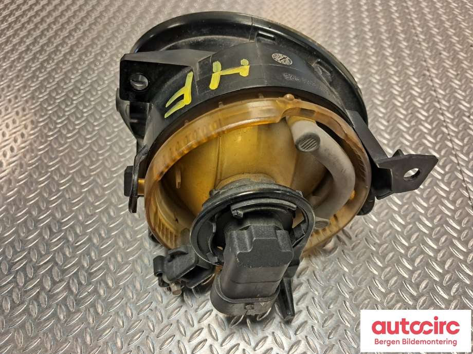 Tåkelykt høyre foran til VW Amarok 2010-2016 (Type I, Fase 1)  (VOLKSWAGEN|2H0 941 699 A|2H0 941 700 A)