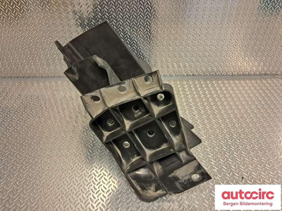 Diverse deler til VW Amarok 2010-2016 (Type I, Fase 1)  (VOLKSWAGEN|2H0 121 330 A|)