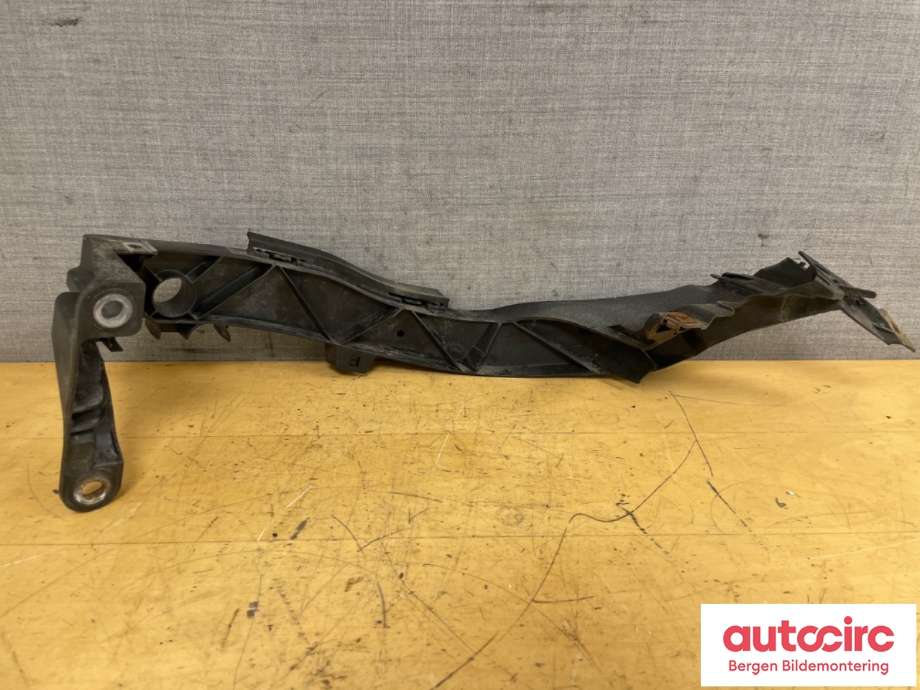 Frontlyktehus til BMW 1-Serie 2004-2011 (E81/E82/E87/E88) (E81/E82/E87/E88) (BMW|51 64 7 120 824|)
