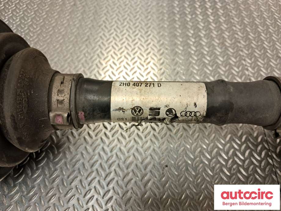Drivaksel venstre foran til VW Amarok 2010-2016 (Type I, Fase 1)  (VOLKSWAGEN|2H0 407 271 D|)