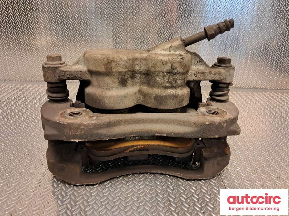 Bremsecaliper høyre foran til VW Amarok 2010-2016 (Type I, Fase 1)  (VOLKSWAGEN|2H0 615 124 B|)
