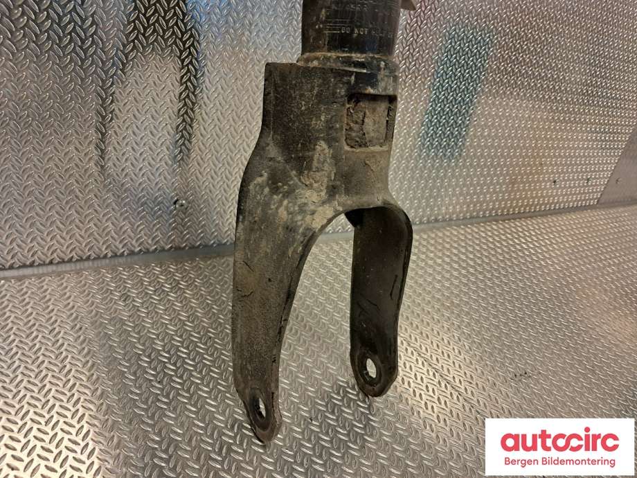 Støtdemper foran til VW Amarok 2010-2016 (Type I, Fase 1)  (VOLKSWAGEN|2H0 413 031 N|2H0 411 105 F|2H0 413 031 K)