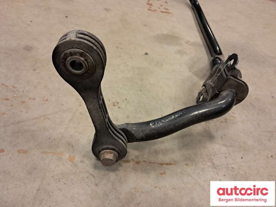 Stabilisatorstag foran til VW Amarok 2010-2016 (Type I, Fase 1)  (VOLKSWAGEN|2H0 411 305 D|)