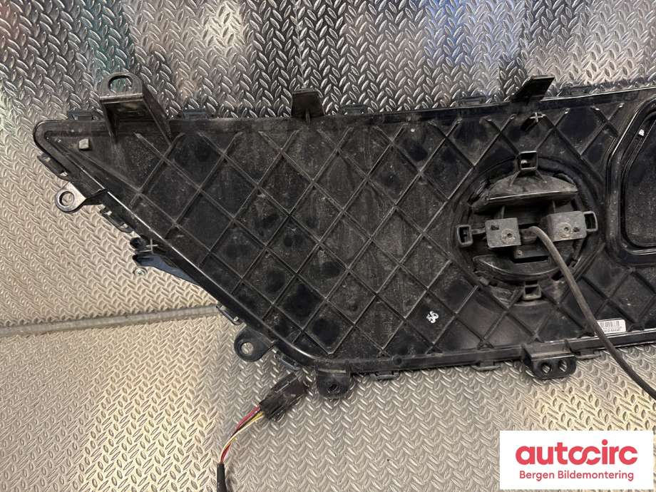 Grill til Nissan Leaf 2018-->> (Type II)  (62072-5SK0D|)