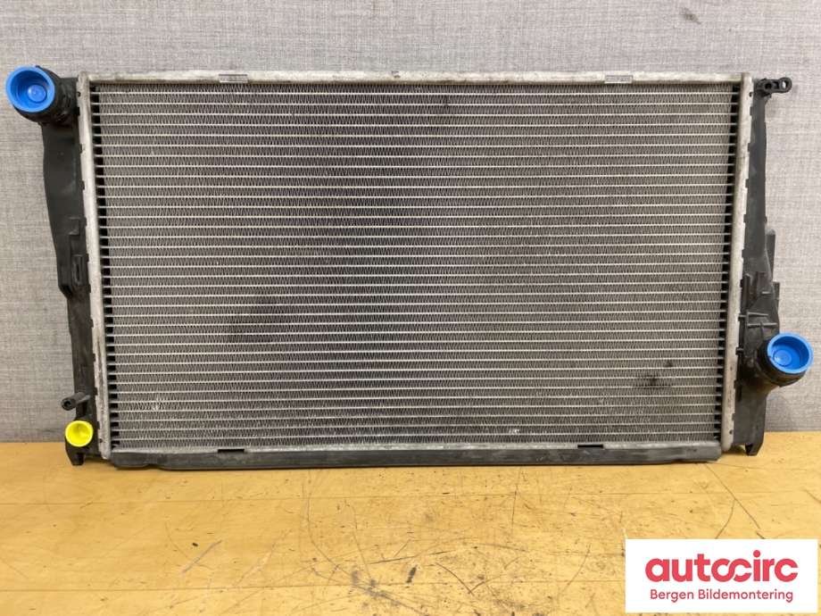 Radiator (automat gir) til BMW 1-Serie 2004-2011 (E81/E82/E87/E88) (E81/E82/E87/E88) (BMW|17 11 7 788 903|)