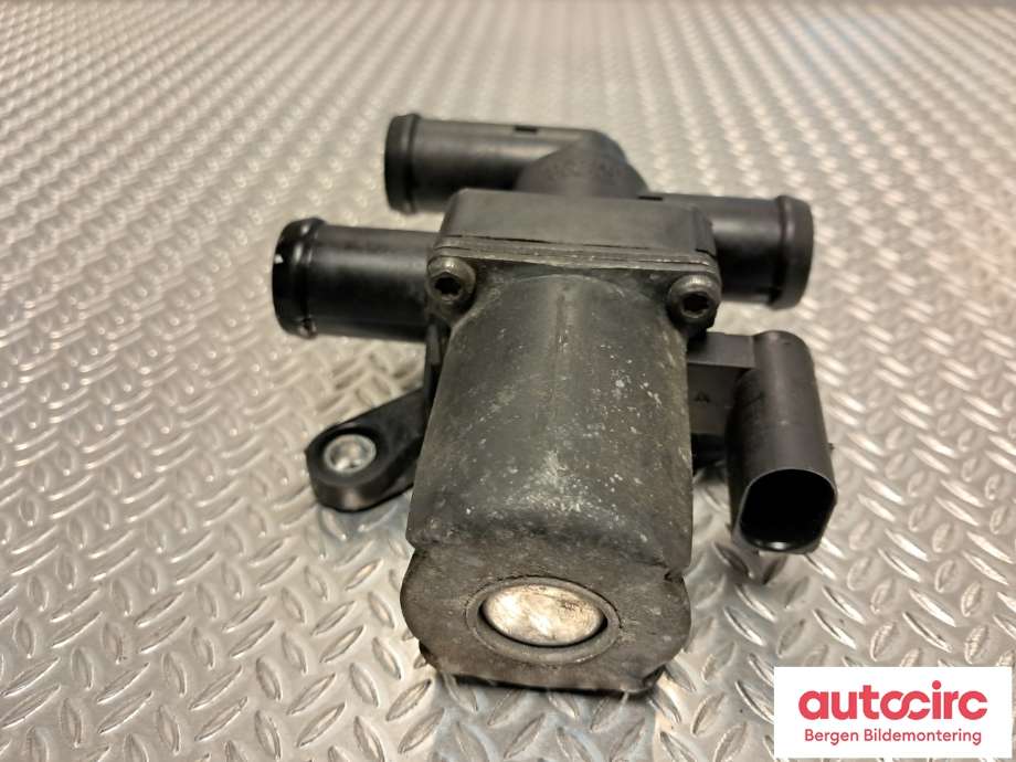 Diverse deler til VW Amarok 2010-2016 (Type I, Fase 1)  (VOLKSWAGEN|1T0 820 036 D|)