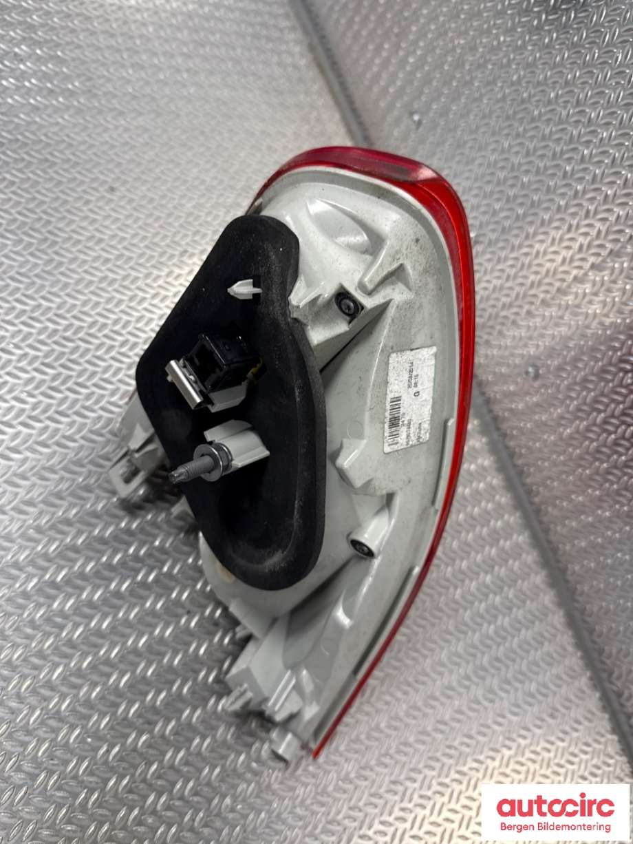 Baklykt venstre indre til Peugeot 2008 2013-2019 (Type I)  (PEUGEOT|96 780 744 80|)