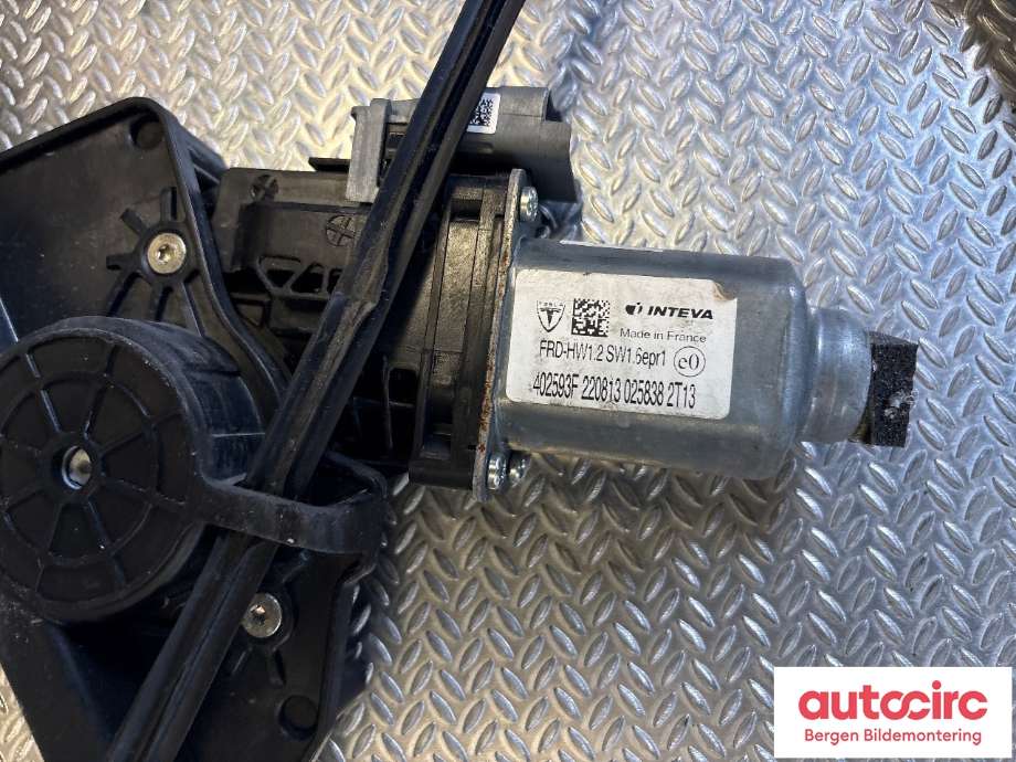 Ruteheis til Tesla Model S 2013-2016 (Fase 1)  (TESLA|6006651-00-G|)