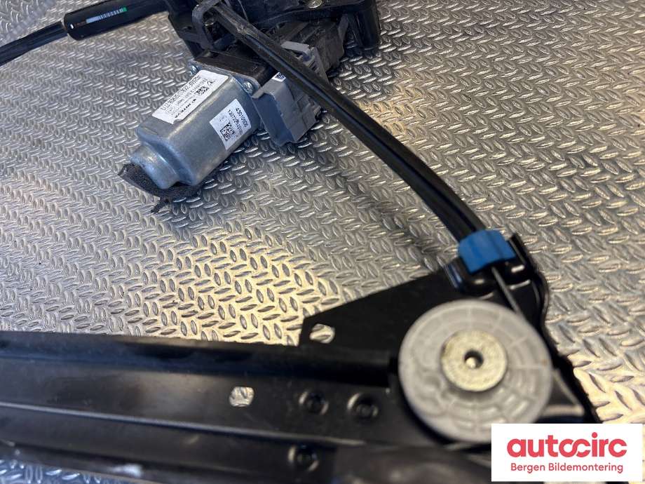 Ruteheis til Tesla Model S 2013-2016 (Fase 1)  (TESLA|6006651-00-G|)