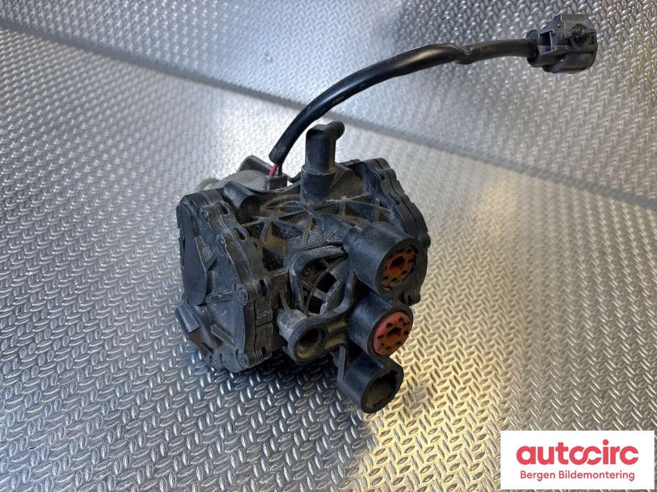 Vakuumpumpe til Tesla Model S 2013-2016 (Fase 1)  (TESLA|6006359-00-A|)