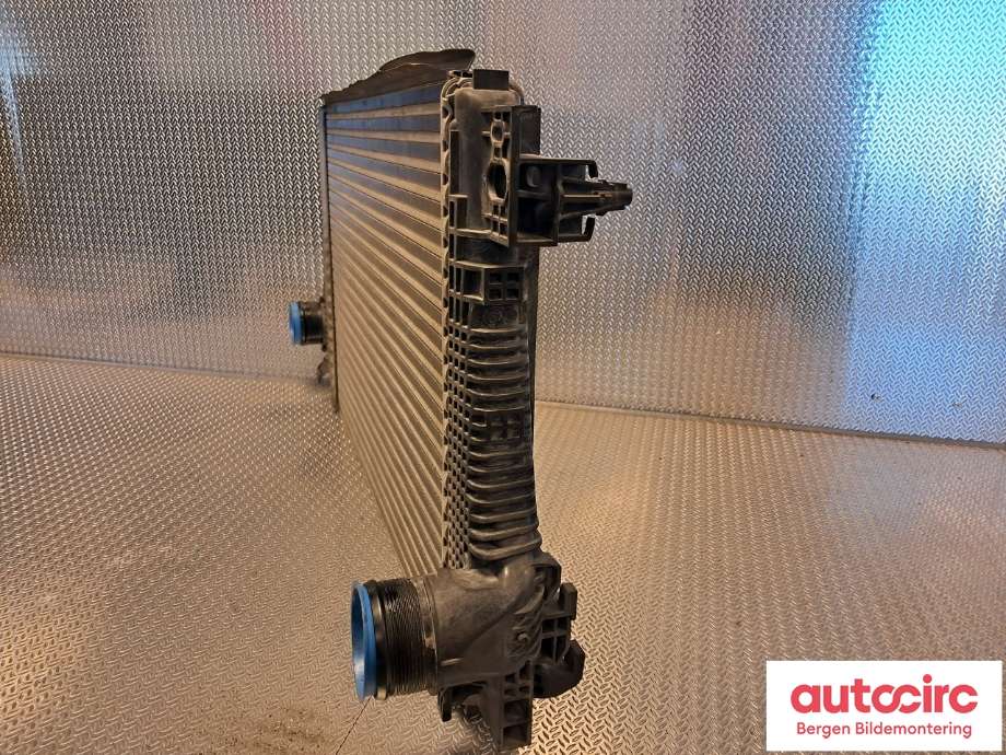 Intercooler til VW Amarok 2010-2016 (Type I, Fase 1) (VOLKSWAGEN|2H0 145 804 C|)