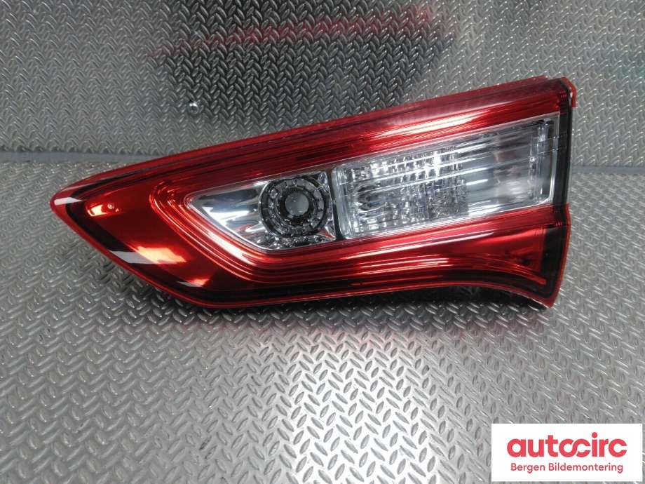 Baklykt høyre indre til Toyota Yaris 2014-2020 (Type III, Fase 2) (TOYOTA|815800D600|815800D601|)