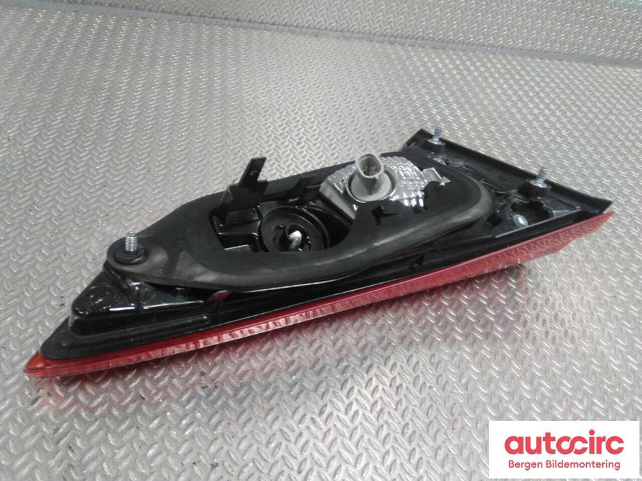 Baklykt høyre indre til Toyota Yaris 2014-2020 (Type III, Fase 2) (TOYOTA|815800D600|815800D601|)