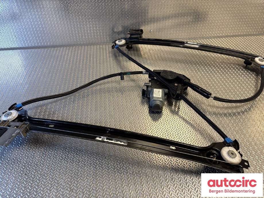 Ruteheis til Tesla Model X 2016-->> (TESLA|1028819-90-C|)
