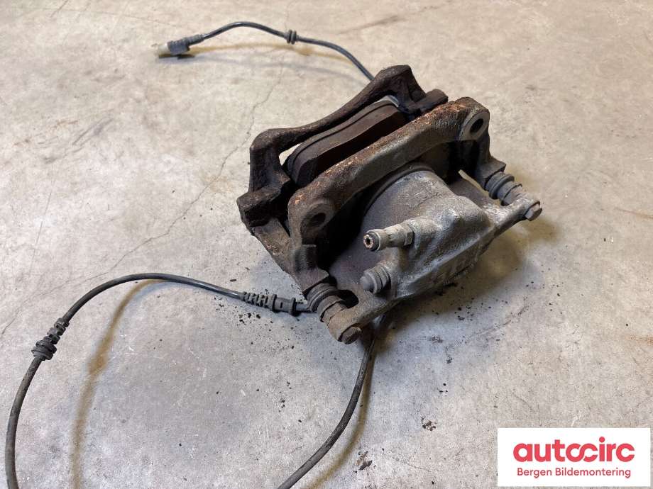 Bremsecaliper høyre foran til Mercedes B-Klasse 2011-2018 (W246) (W246) (MERCEDES|A 000 421 68 81|A 000 421 38 81|)