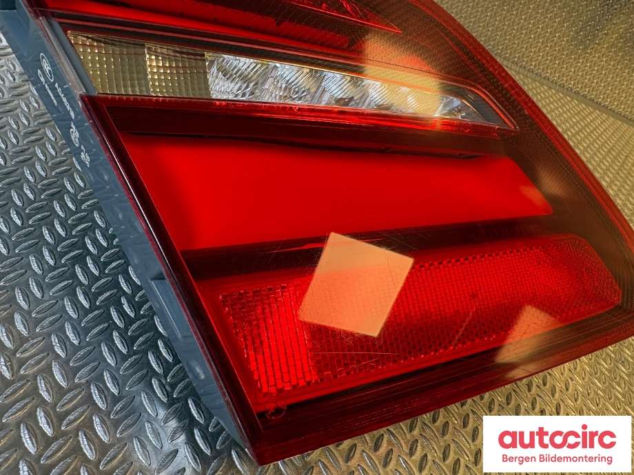Baklykt venstre indre til Mercedes B-Klasse 2011-2018 (W246) (W246) (MERCEDES|A 246 906 91 00|)