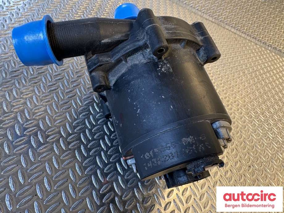 Vannpumpe til Mercedes B-Klasse 2011-2018 (W246) (W246) (MERCEDES|A 242 500 00 86|)