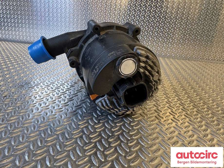 Vannpumpe til Mercedes B-Klasse 2011-2018 (W246) (W246) (MERCEDES|A 242 500 00 86|)