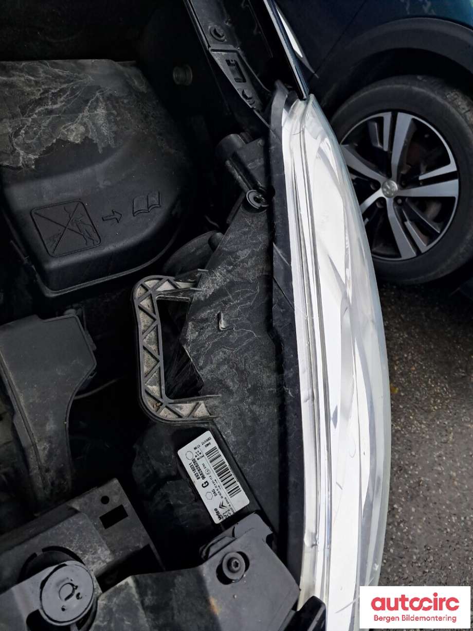 Frontlykt venstre halogen til Peugeot Partner 2015-2019 (Type II, Fase 2)  (PEUGEOT|6208 K6|)