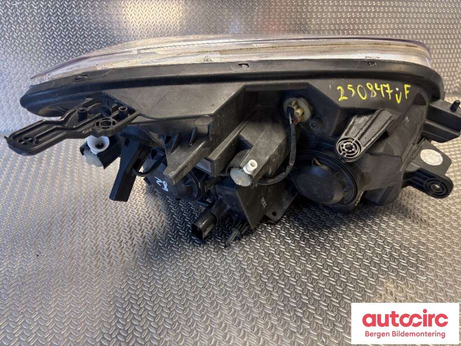 Frontlykt venstre halogen til Chevrolet Trax 2013-2014  (CHEVROLET (KR)|42532762|42435933|)