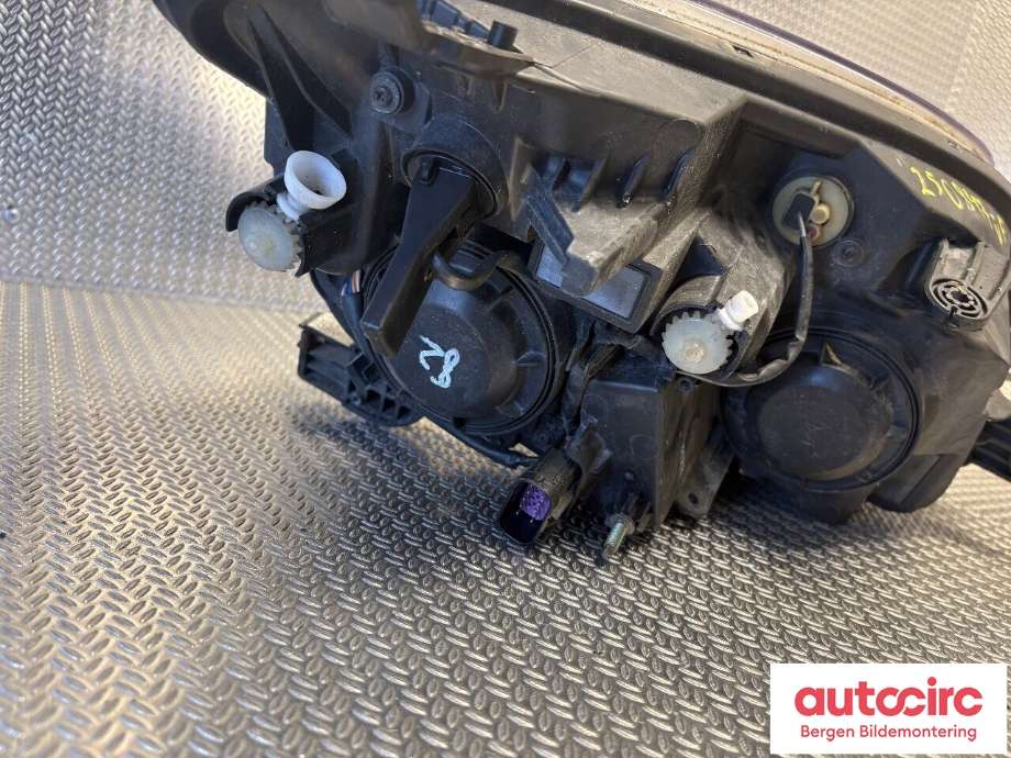 Frontlykt venstre halogen til Chevrolet Trax 2013-2014  (CHEVROLET (KR)|42532762|42435933|)