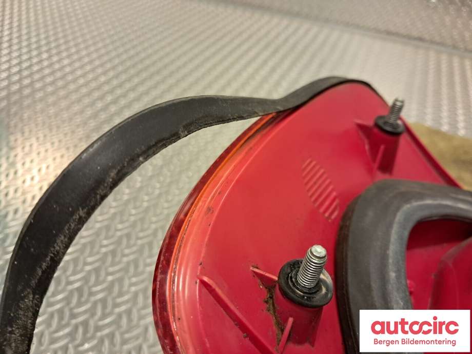 Baklykt høyre til Audi A8 1995-2002 (Type I)  (AUDI|4D0945096|)