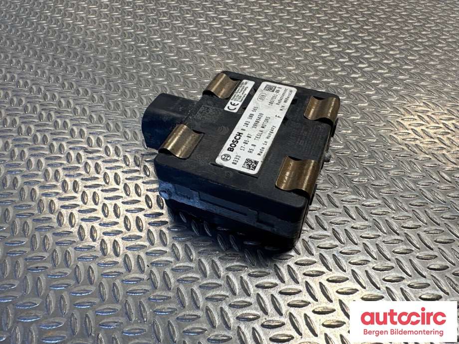Sensor radar til Tesla Model X 2016-->>  (TESLA|1057551-00-B|)