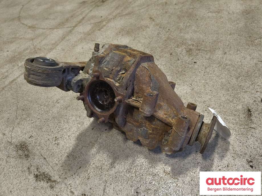 Kardang klokke bak til Toyota Hiace 2007-2012 (Fase 3)  (TOYOTA|4111026740|)