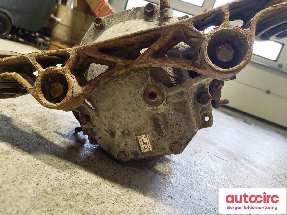 Kardang klokke bak til Toyota Hiace 2007-2012 (Fase 3)  (TOYOTA|4111026740|)