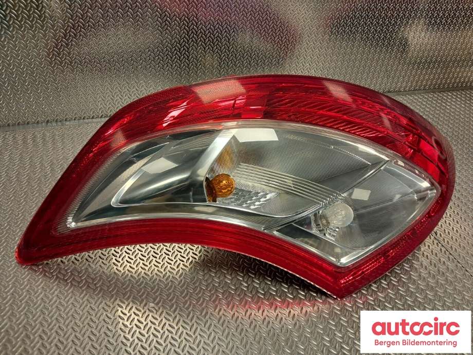 Baklykt venstre til Suzuki Swift 2011-2017  (SUZUKI|35670-68L00|)