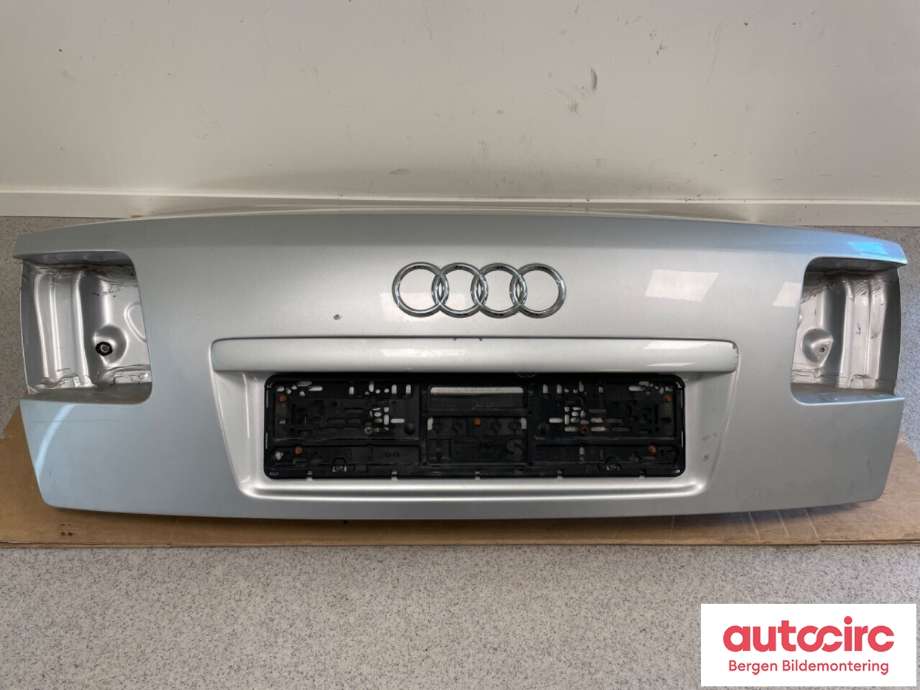 Bakluke sedan til Audi A8 2003-2010 (Type II) (AUDI|4E0 827 023 A|)