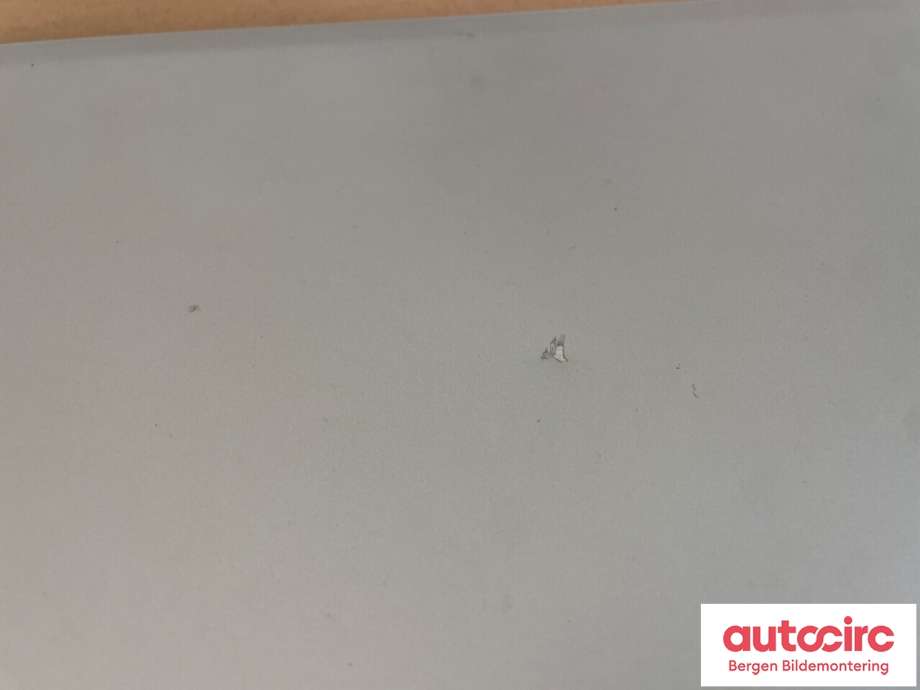 Bakluke sedan til Audi A8 2003-2010 (Type II) (AUDI|4E0 827 023 A|)