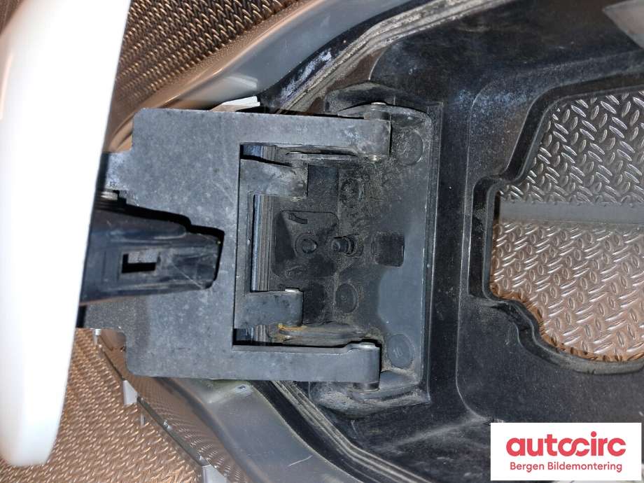 Batterilader inntak/luke til Kia Soul 2014-2019 (Type II)  (KIA|86350E 41001D|)