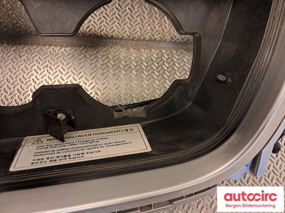 Batterilader inntak/luke til Kia Soul 2014-2019 (Type II)  (KIA|86350E 41001D|)