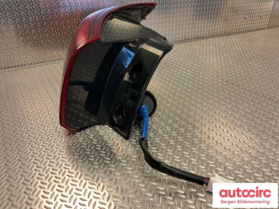 Baklykt venstre til Mazda CX-3 2015-2022  (MAZDA|DB2S51160F|)