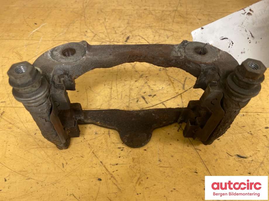 Bremsecaliper brakett til BMW 1-Serie 2004-2011 (E81/E82/E87/E88) (E81/E82/E87/E88) (BMW|34 11 6 774 038|)