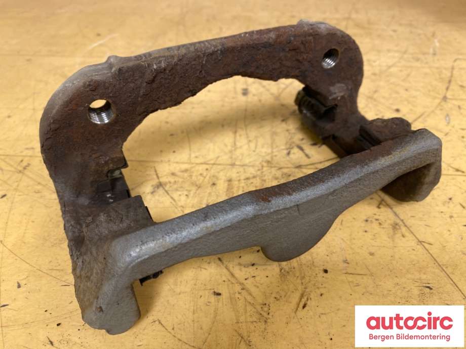 Bremsecaliper brakett til BMW 1-Serie 2004-2011 (E81/E82/E87/E88) (E81/E82/E87/E88) (BMW|34 11 6 774 038|)